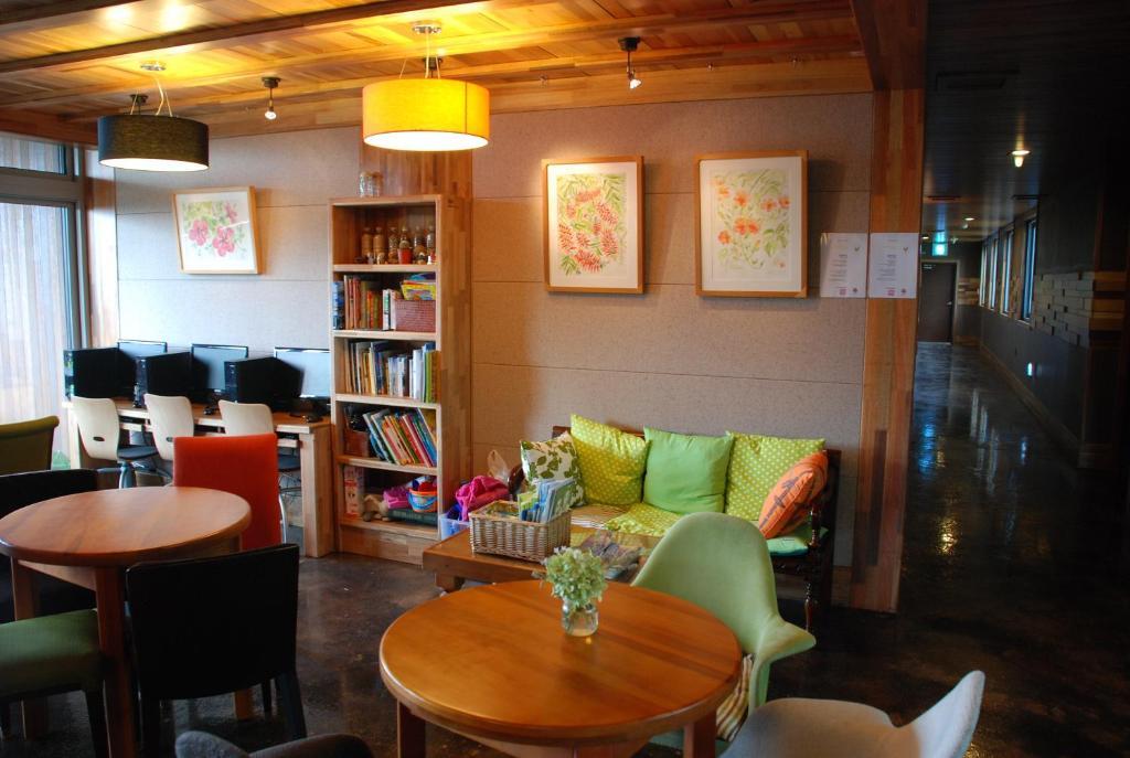 Jeju Eco Suites Сеогвипо Екстериор снимка