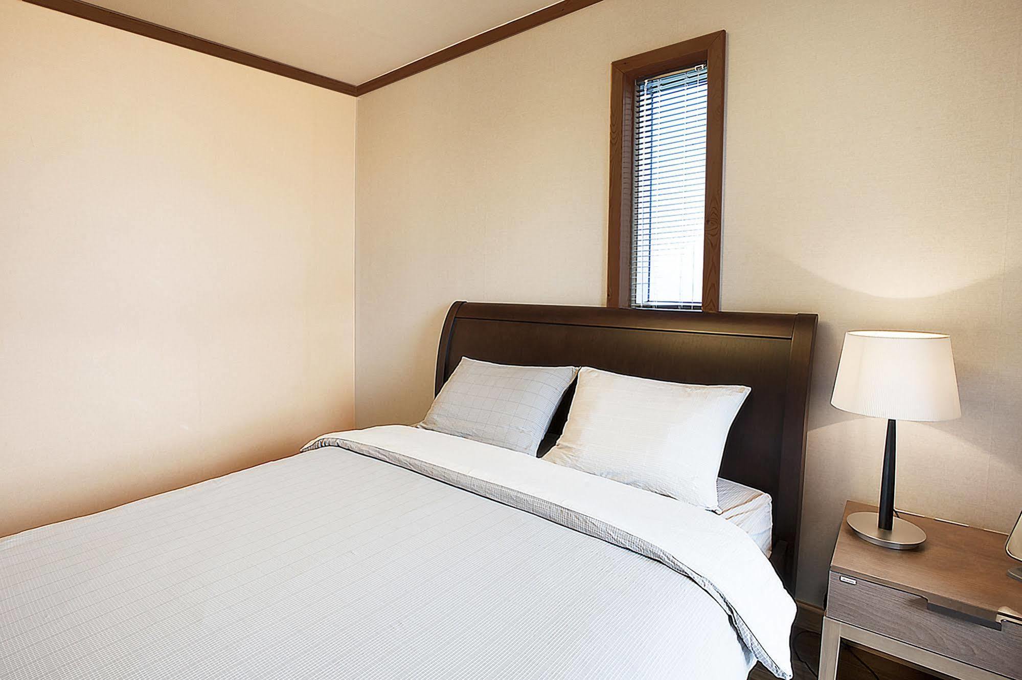 Jeju Eco Suites Сеогвипо Екстериор снимка
