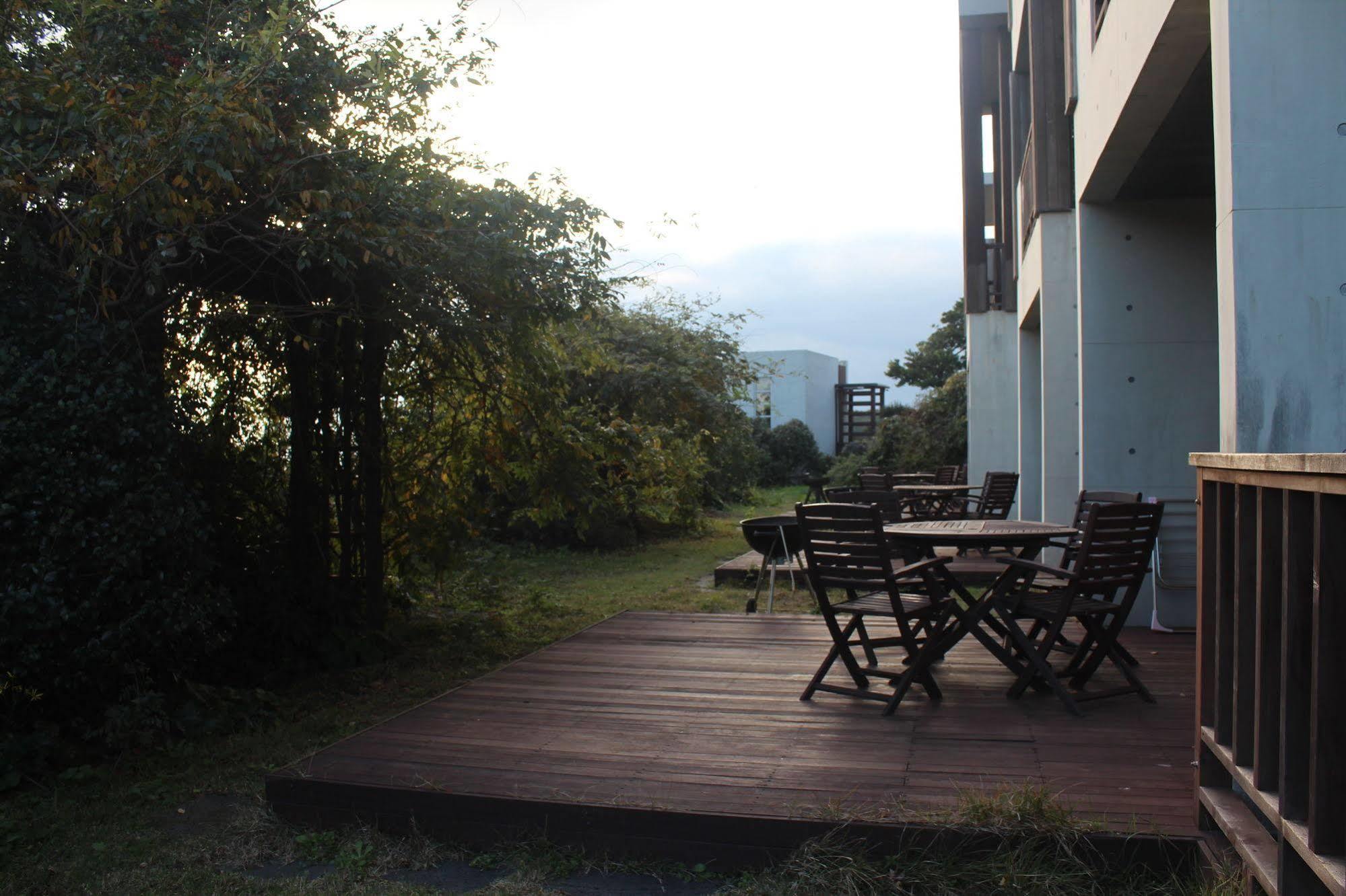 Jeju Eco Suites Сеогвипо Екстериор снимка