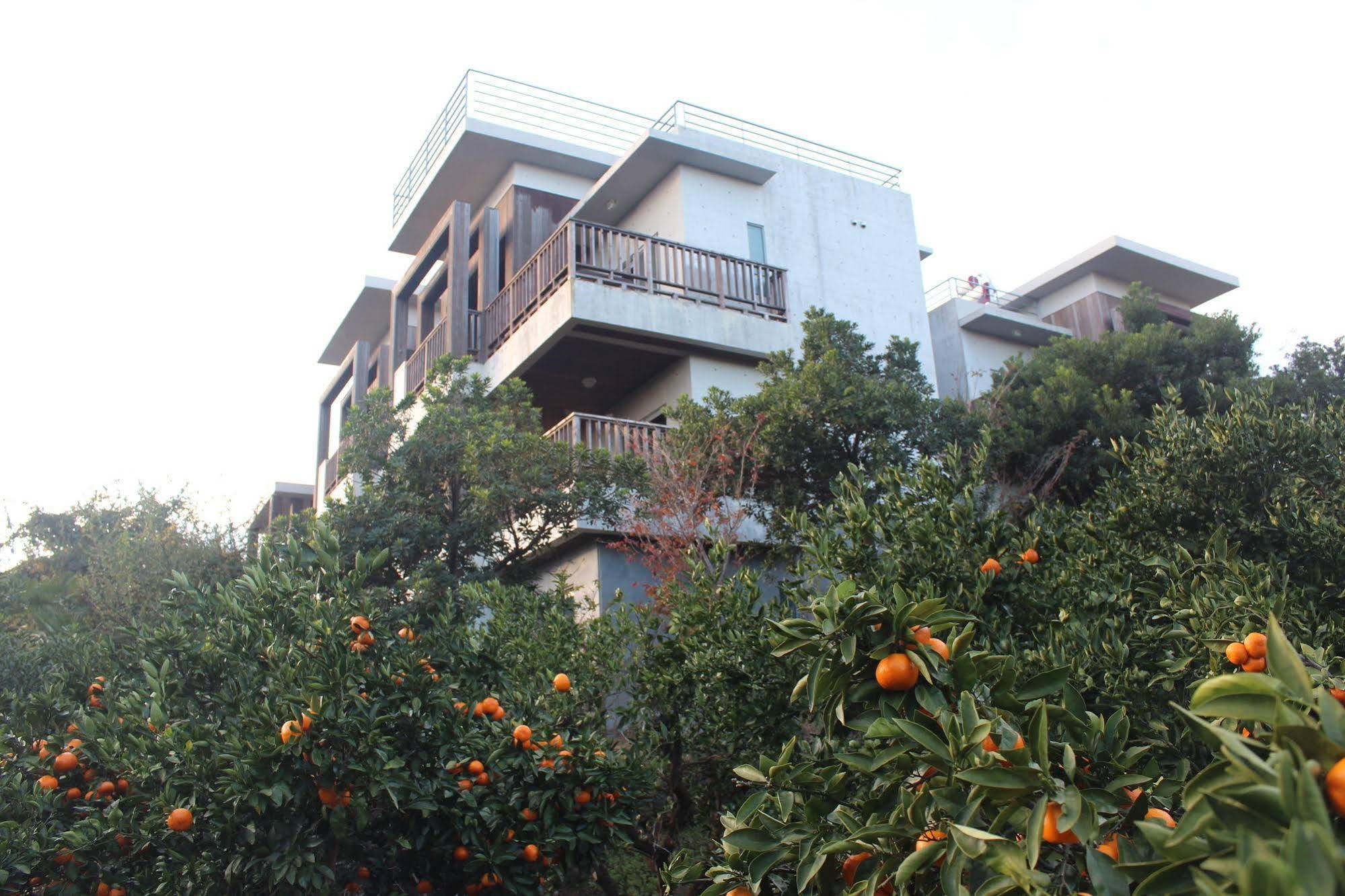 Jeju Eco Suites Сеогвипо Екстериор снимка